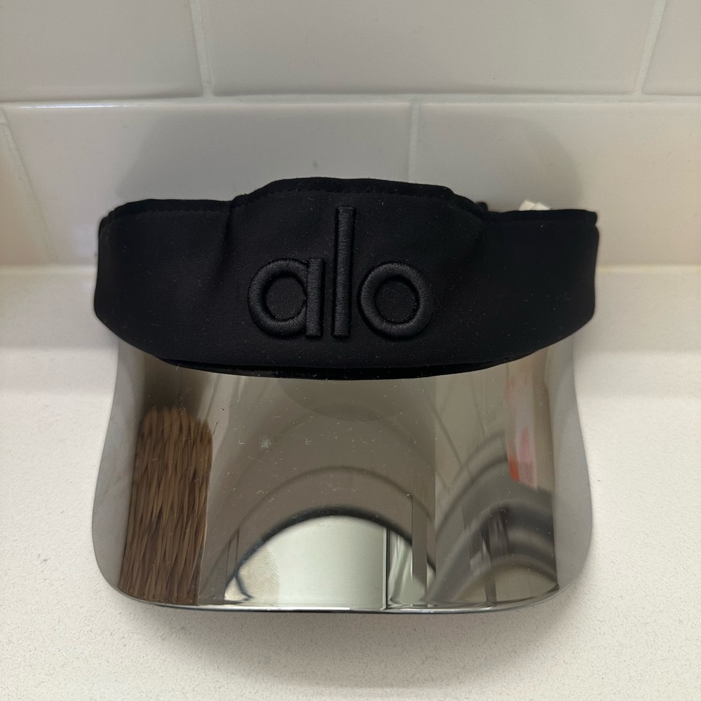 ALO Yoga Jet Black Sun Visor